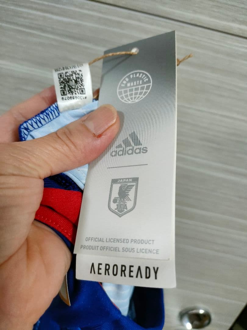 adidas　稀少新品タグ付　サッカーウェアジャパン　ブルー　サイズ160(S)