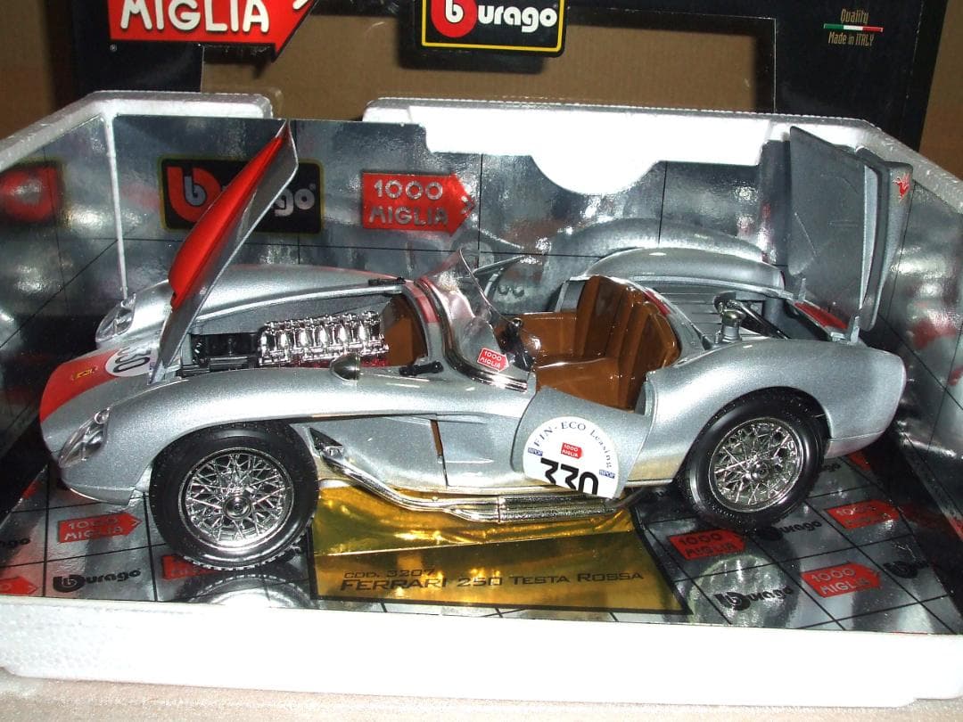 フェラーリ　２５０　テスタロッサ　（１９５７）　 ＃３３０　レースカー　１／１８