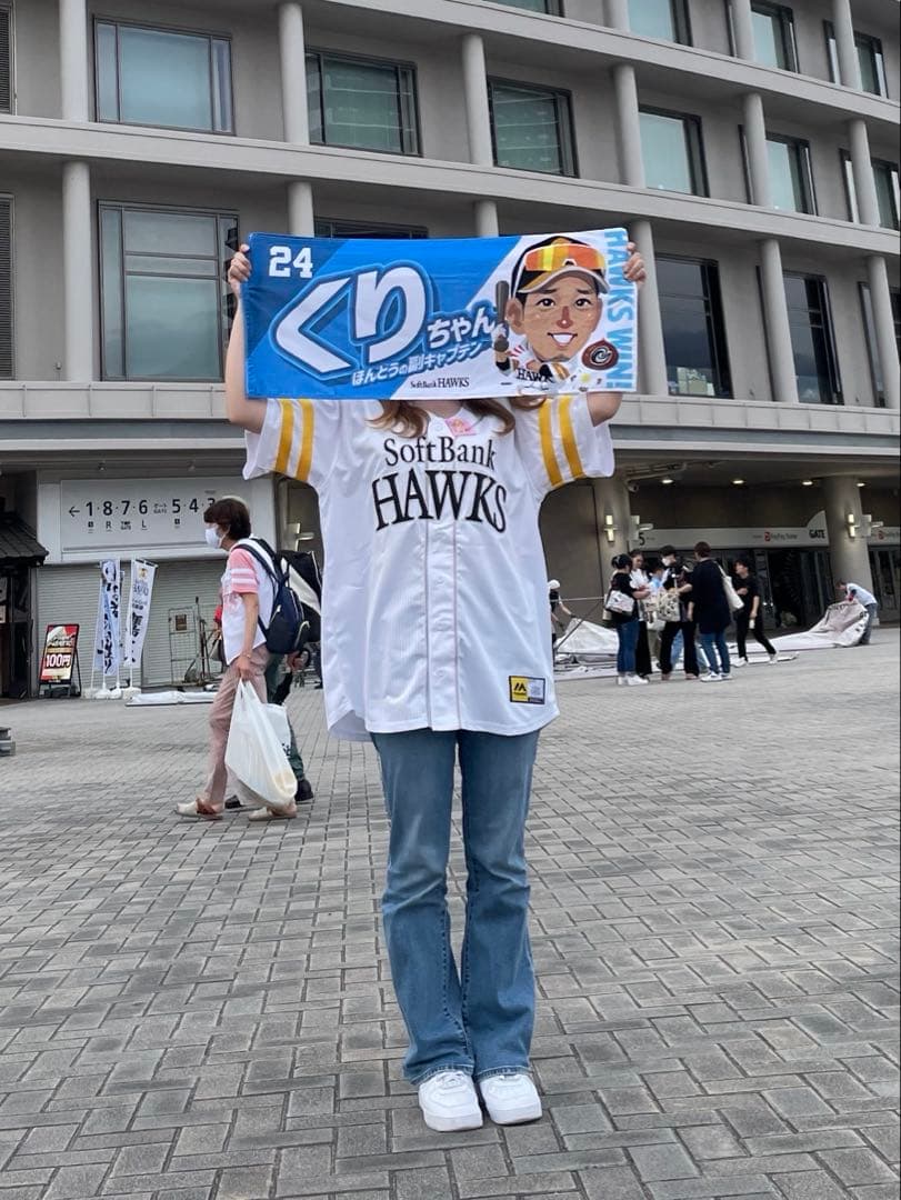 10月まで値下げ　美品　ソフトバンクホークス栗原陵矢ユニフォーム Lサイズ24番