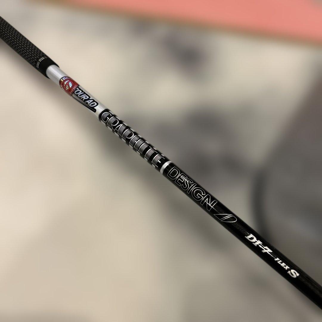 大人気！希少！Qi35 7w 21度TOUR AD DI 7S BLACKコスメ