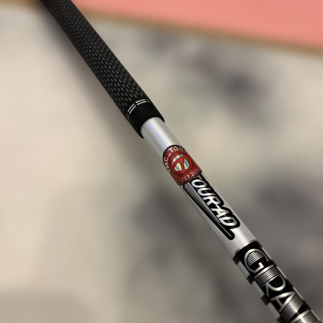 大人気！希少！Qi35 7w 21度TOUR AD DI 7S BLACKコスメ