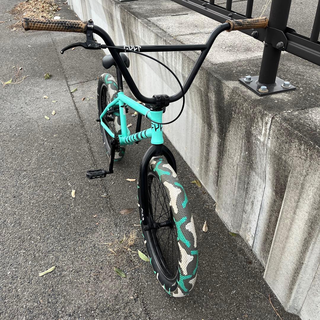 CULT BMX 20インチ　自転車