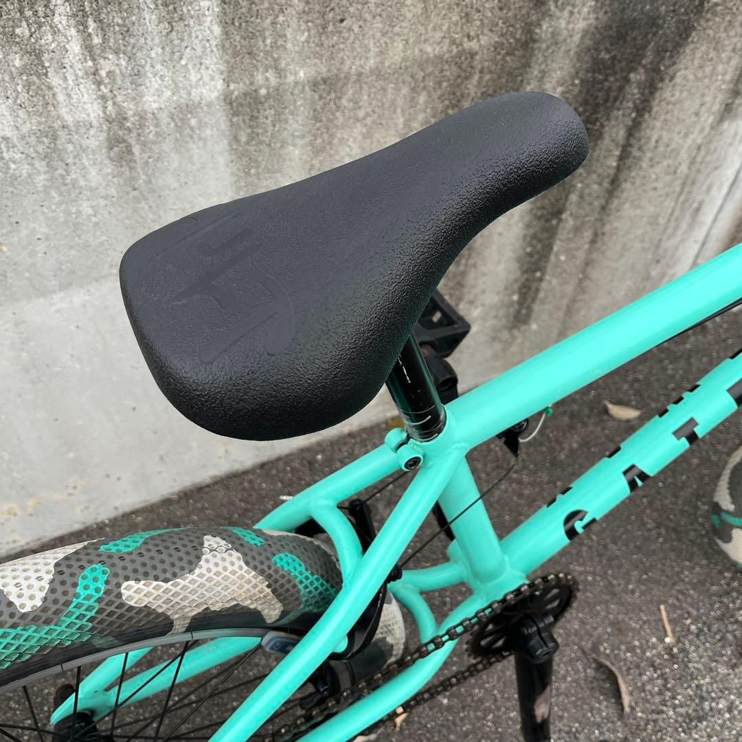 CULT BMX 20インチ　自転車