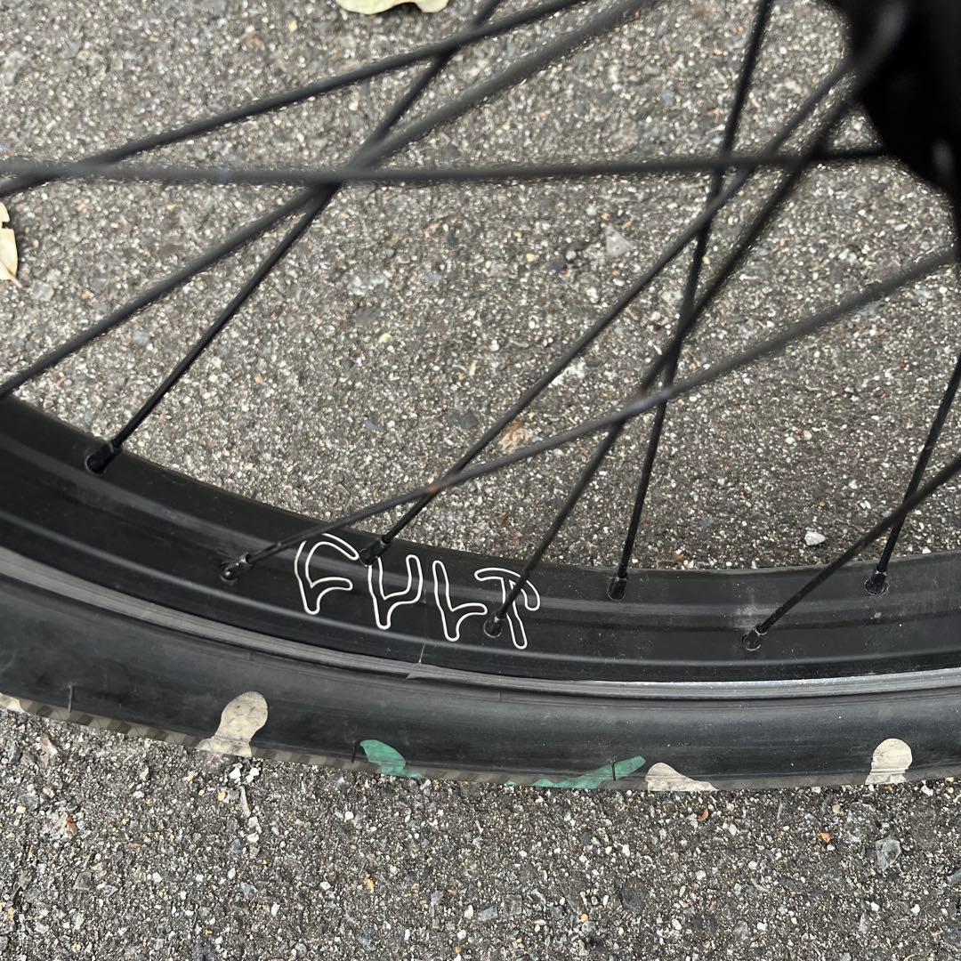 CULT BMX 20インチ　自転車