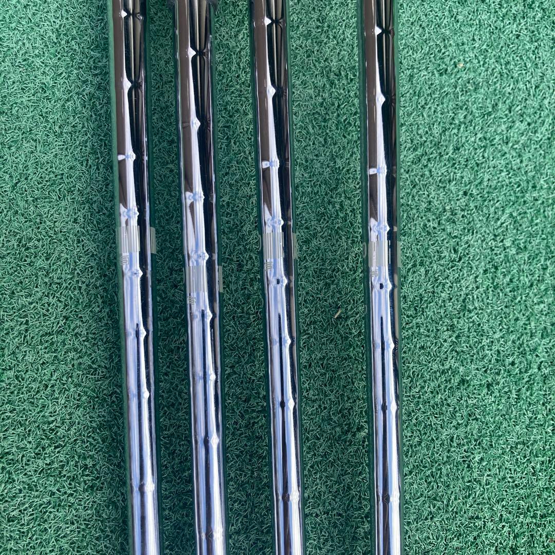 XXIO9 ゼクシオナイン　アイアン　7〜PW ４本
