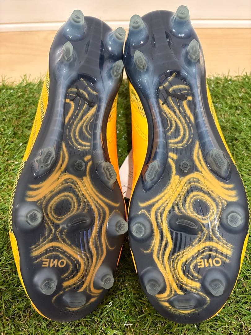 PUMA ONE イエロー サッカーシューズ