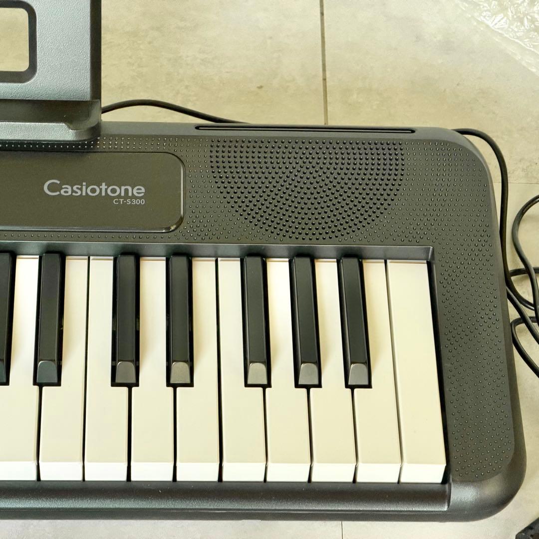 CASIO「カシオトーン・CT-S300」61鍵ポータブルキーボード