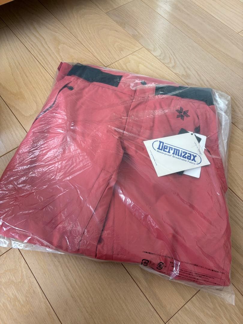 防水スキーウェア上下 赤 新品タグ付き