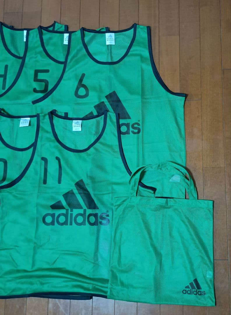 adidas 大人用 緑色 トレーニングビブス 9枚 専用袋付き