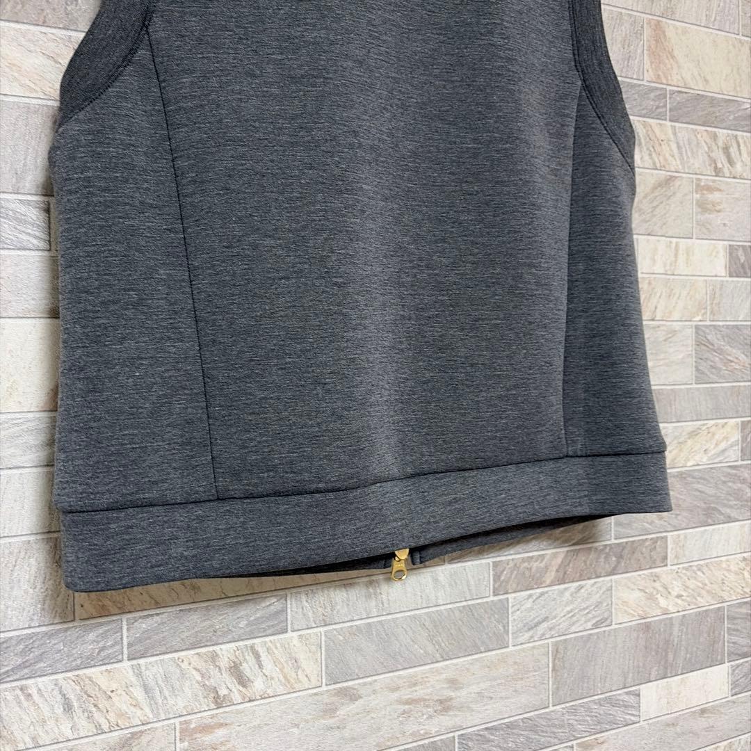 カステルバジャック ジップアップベスト 金刺繍 グレー レディース 40