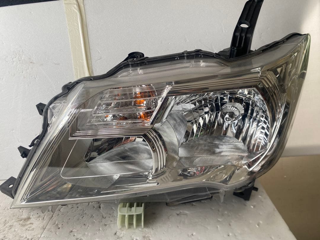 日産 セレナ C26 前期 純正ヘッドライト 左右セット ハロゲン 中古