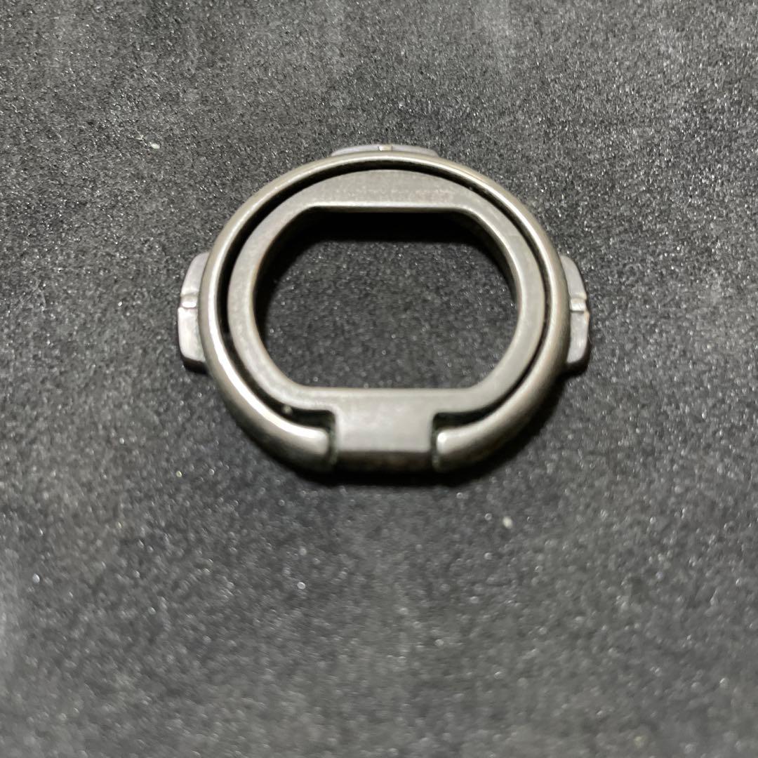 QUAD LOCK.クアッドロック　携帯充電機能付き携帯マウントと スマホリング