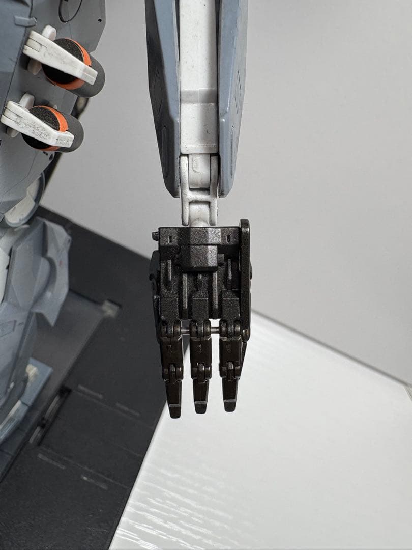 RIOBOT MGSV メタルギア サヘラントロプス　パーツ欠品あり