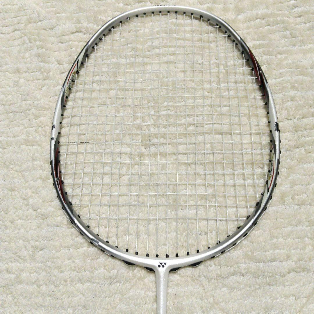 Yonex バドミントンラケット ホワイト