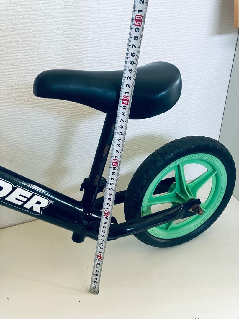 STRIDER バランスバイク ブラック/グリーン
