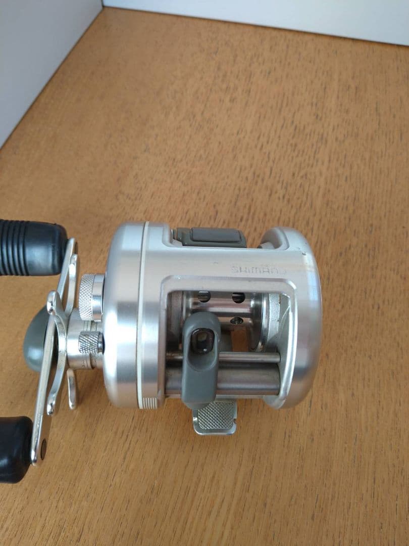 SHIMANO CALCUTTA 100 ベイトリール