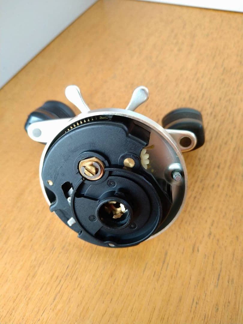 SHIMANO CALCUTTA 100 ベイトリール
