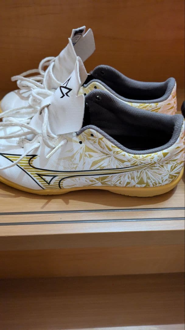 Mizunoホワイト/ゴールド & Puma、リバウンドネットセット