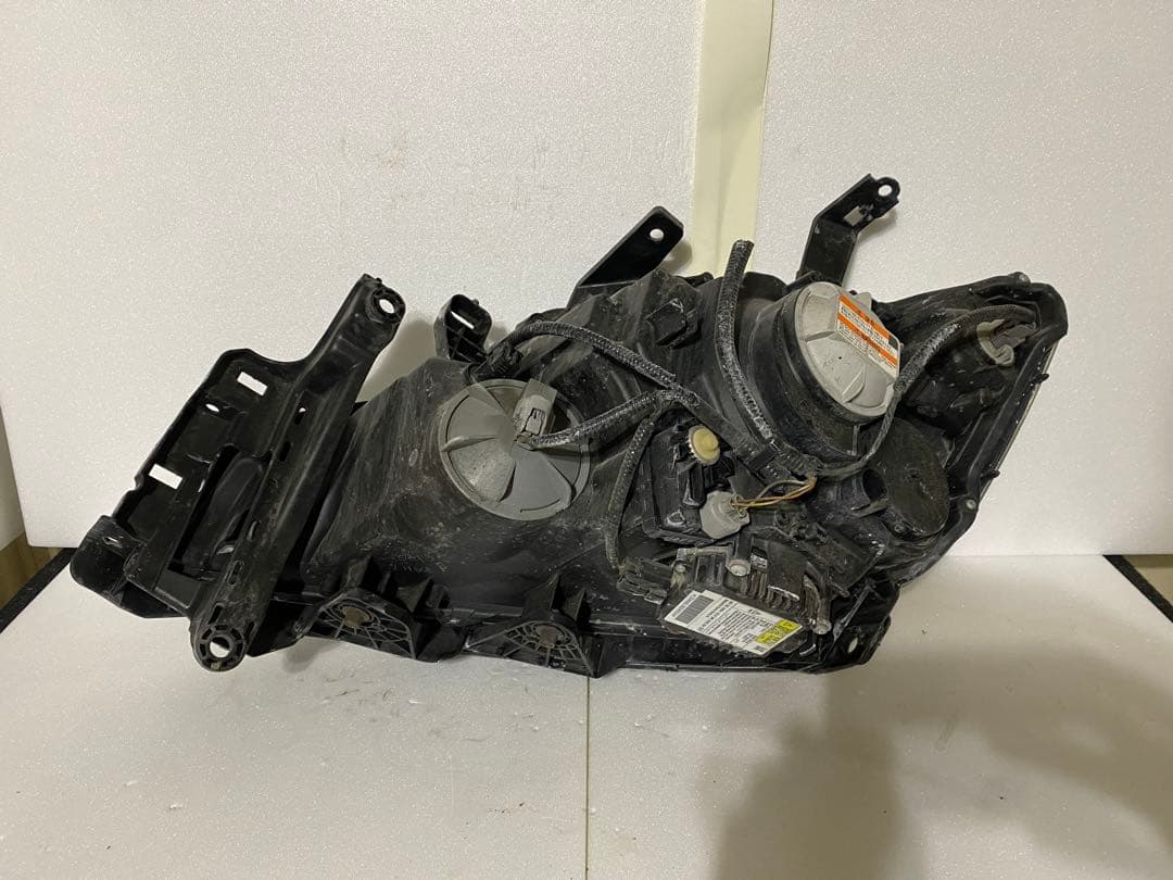 ホンダ ステップワゴン 純正HIDヘッドライト 左右セット