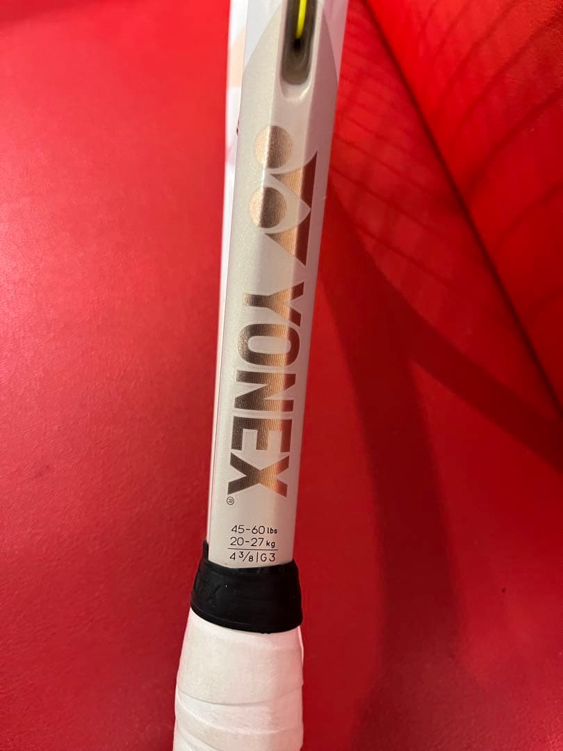 YONEX テニスラケットVコア100