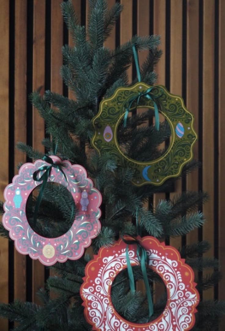 ロシア雑貨☆木製クリスマスリースE★グリーン壁掛け飾り マトリョーシカ オリガ作