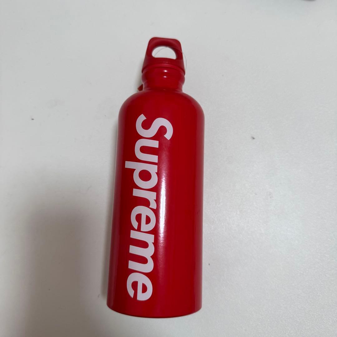 チ*ん様 ⭐️Supreme 赤 水筒 ロゴ入り