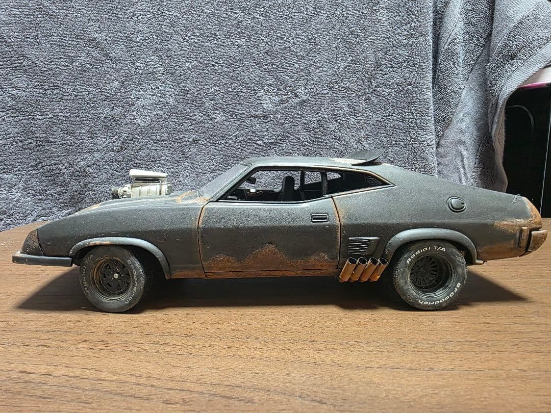 AUTOart製 1/18 マッドマックス インターセプター 怒りのデスロード