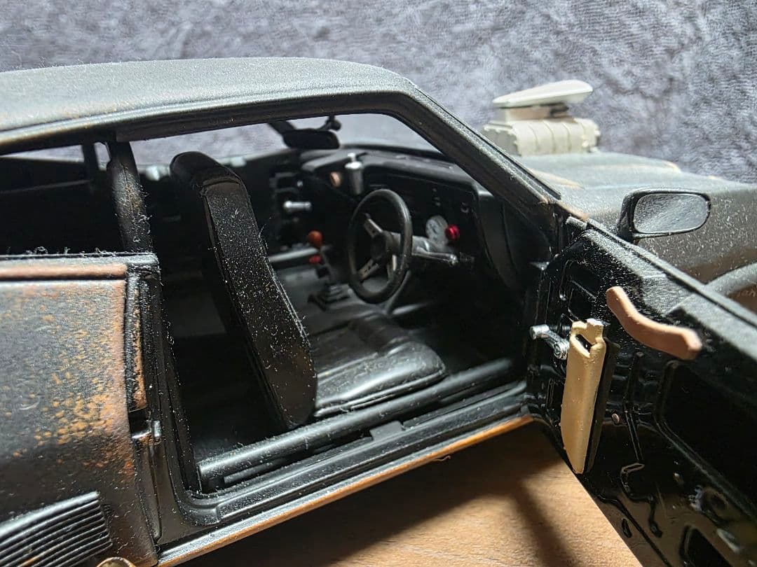 AUTOart製 1/18 マッドマックス インターセプター 怒りのデスロード