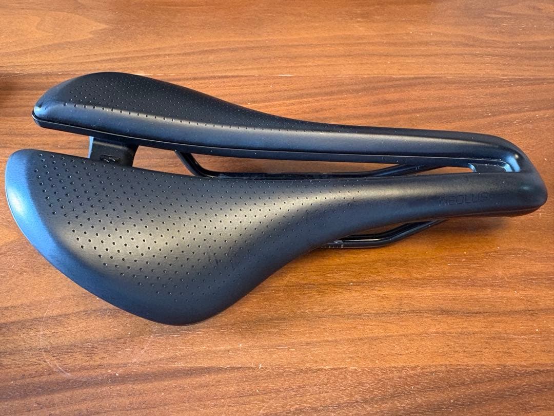 ボントレガー Aeolus Elite 145mm サドル