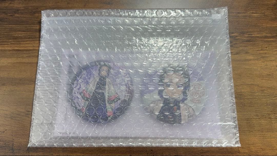 鬼滅の刃　胡蝶しのぶ　柱展　キービジュアル缶バッジセット