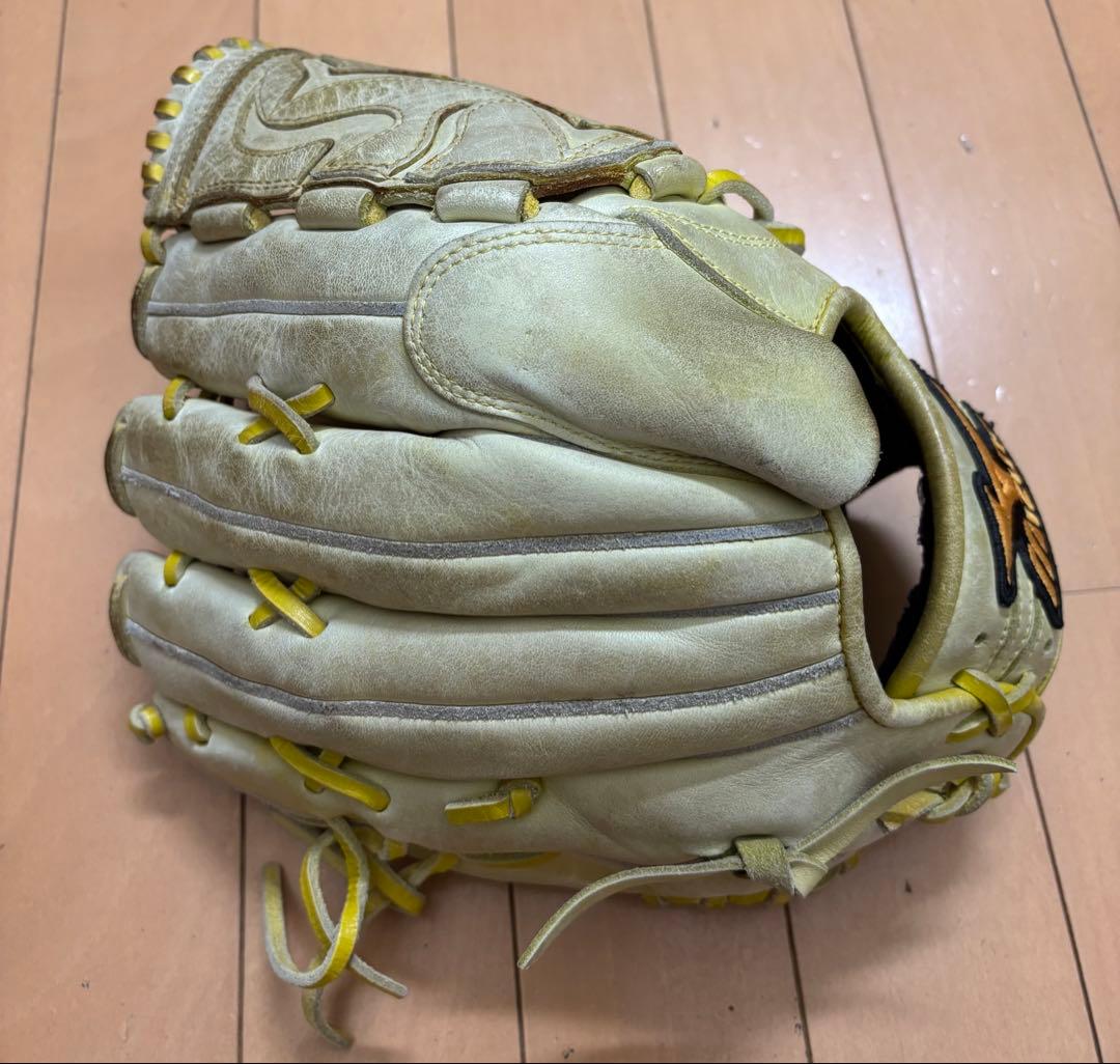 ミズノ Mizuno 軟式グローブ ピッチャー用　右利き用　プロフェッショナル