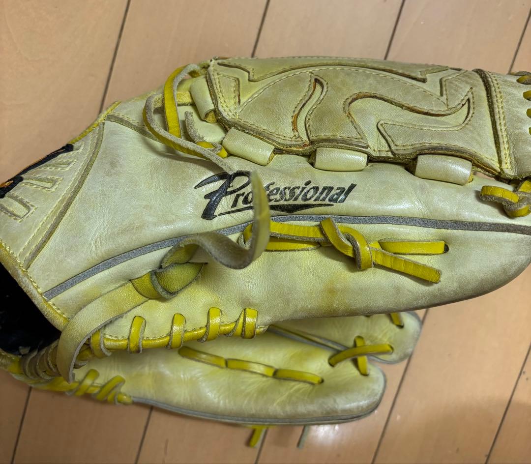 ミズノ Mizuno 軟式グローブ ピッチャー用　右利き用　プロフェッショナル