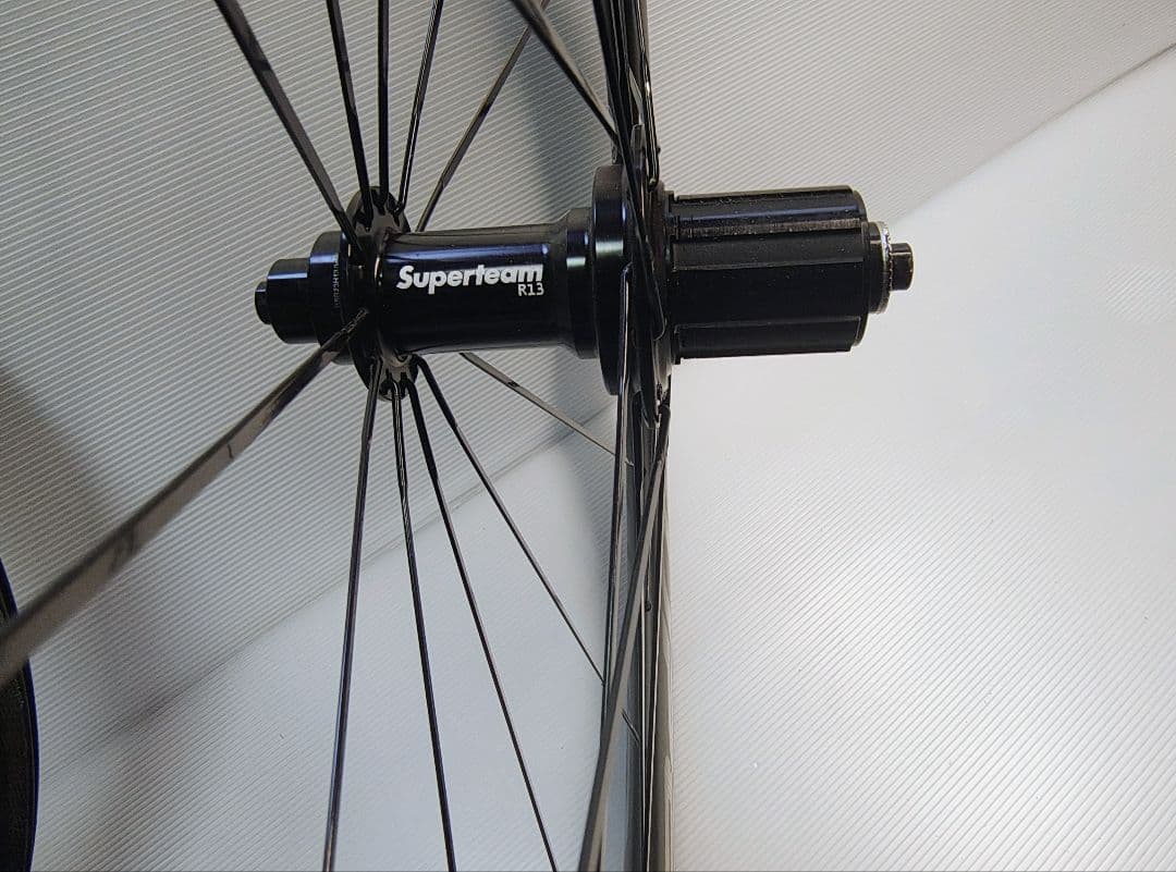 SUPERTEAM クリンチャーカーボンリムハイト50mmのディープリム700C