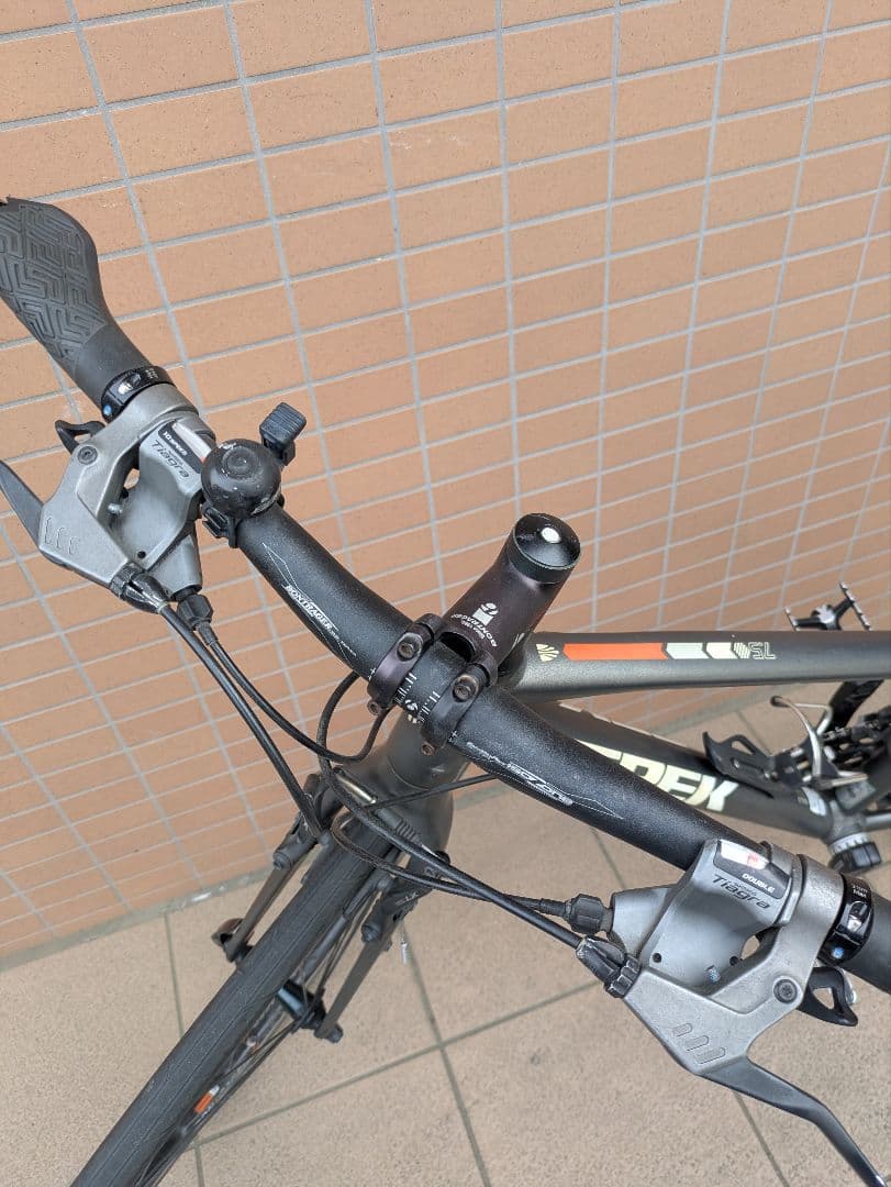 【近隣配送無料！】 TREK FX7.5 トレック クロスバイク 自転車 ロード