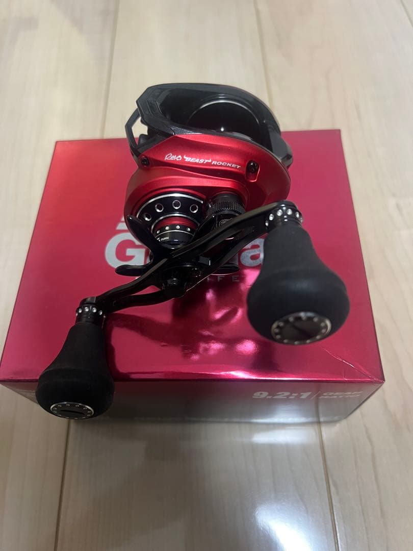 REVO BEAST ROCKET ベイトリール