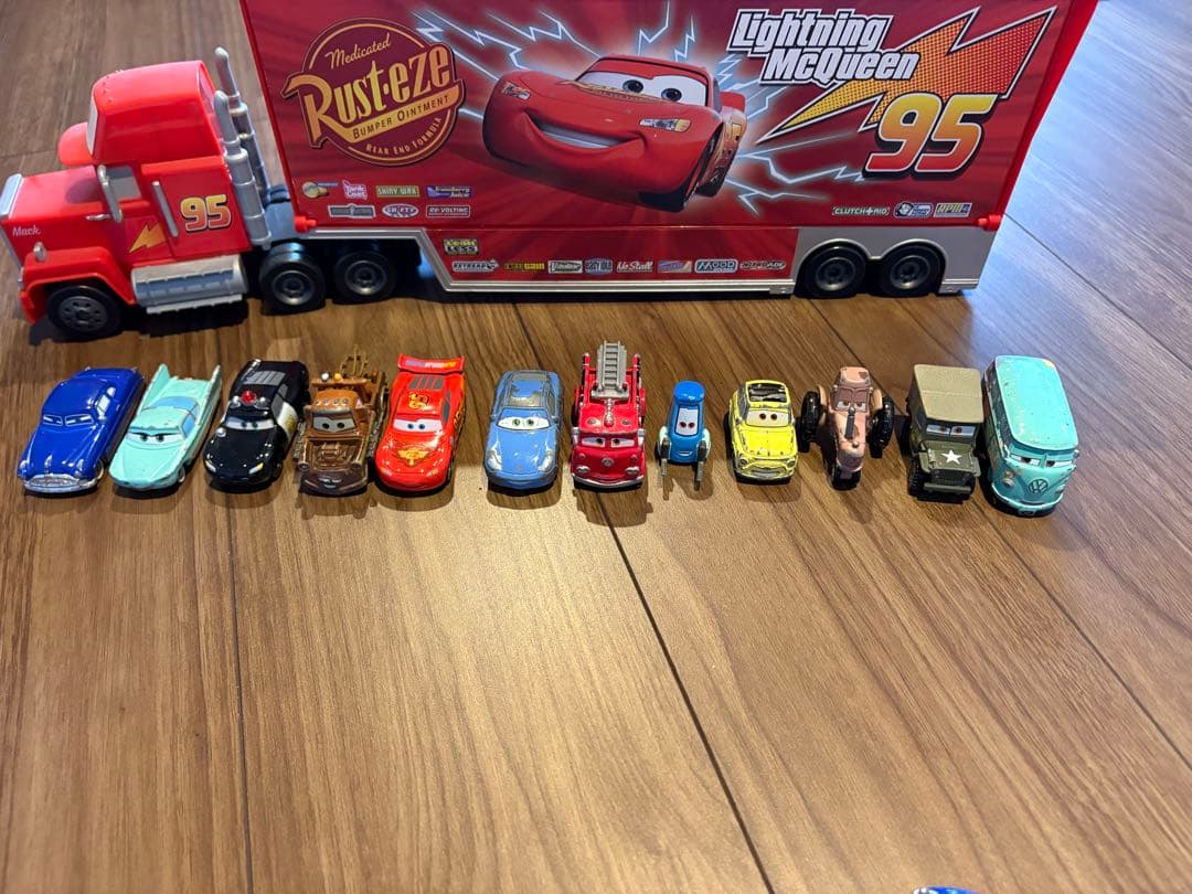 大量　44体Cars Lightning McQueen ミニカーセット