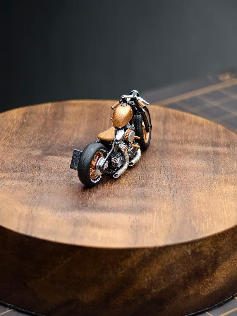 1/64 ハーレーダビッドソン・ショベルヘッド（Shovelhead）バイク