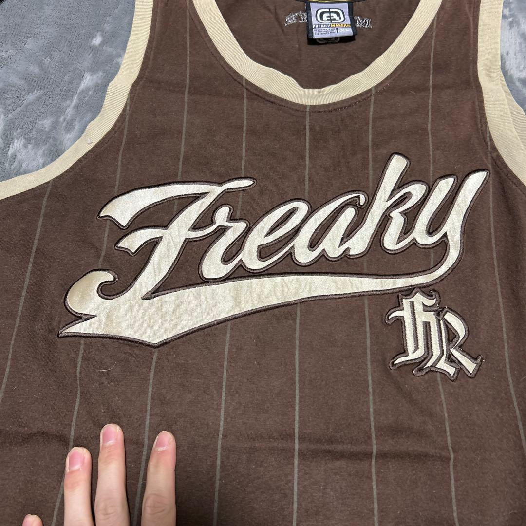 FREAKY MASSIVE XL タンクトップ ブラウン ストリート　90s