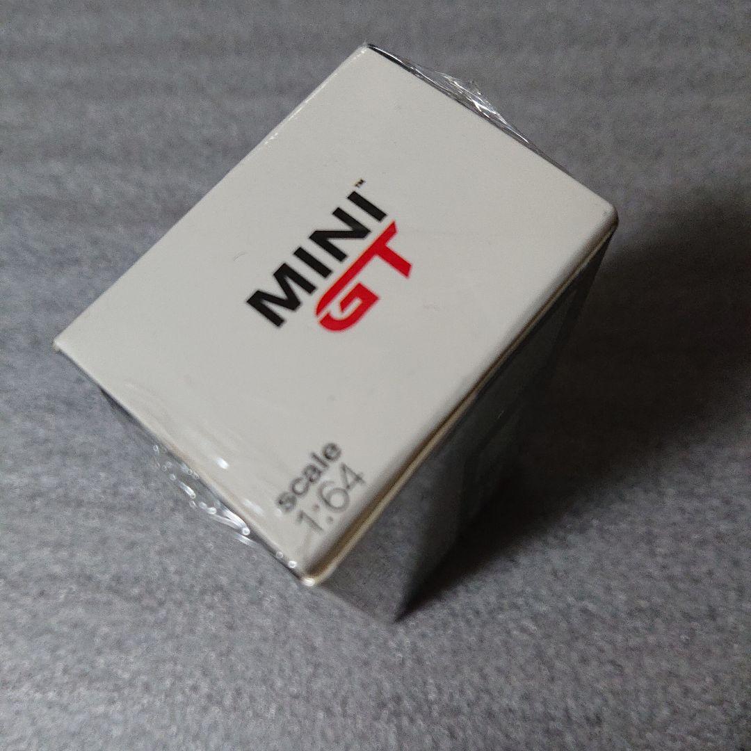 ミニカー MINI GT  M4 Sakhir Orange 121