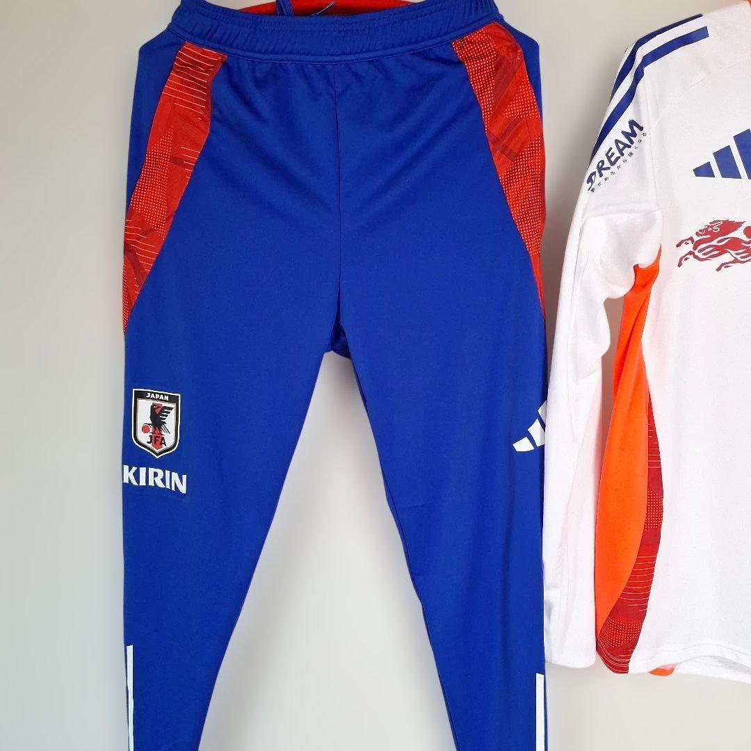 ふ*ー様 ほぼ新品！　adidas　日本代表 トレーニングウェア　2024年モデ