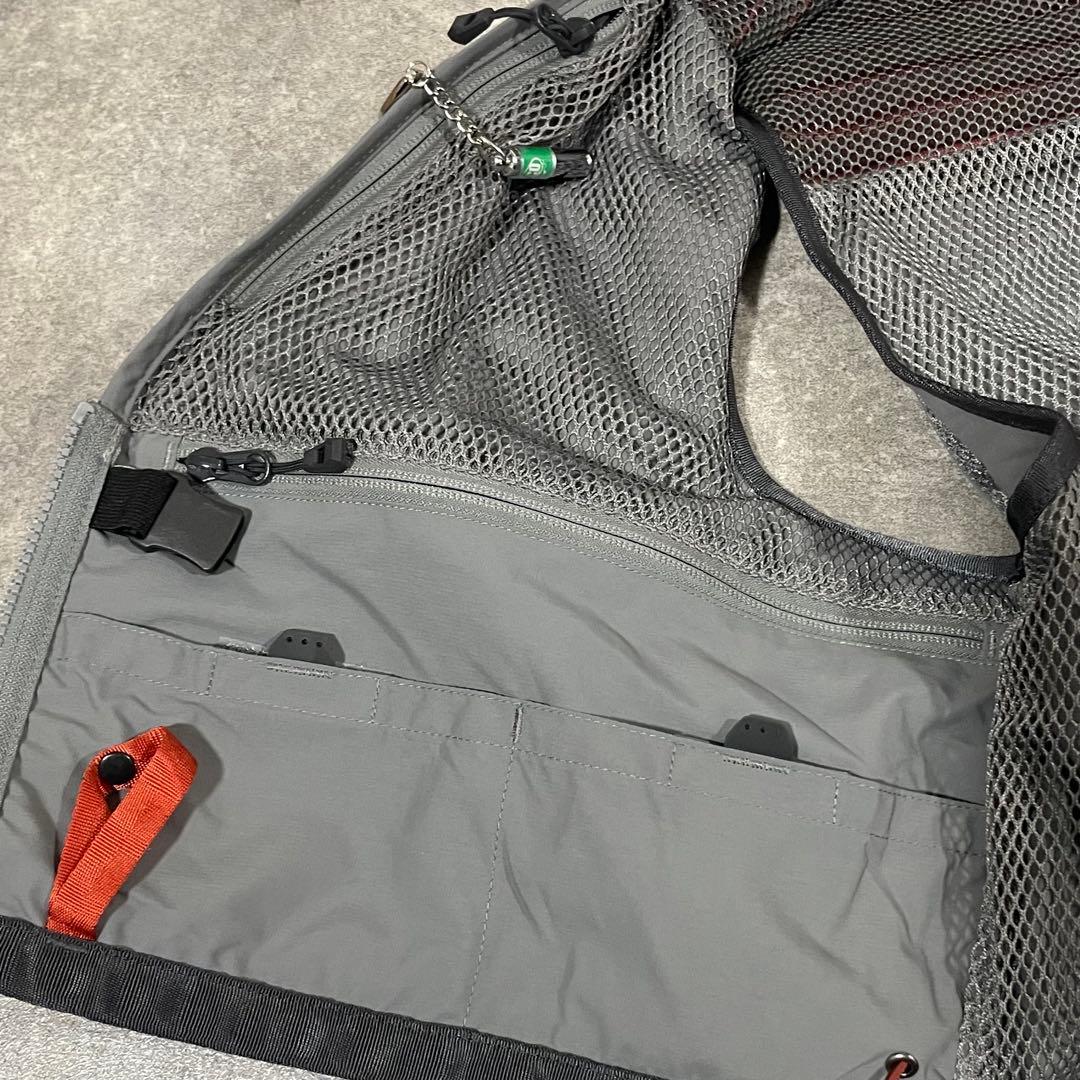 【美品】SIMMS フィッシッングベスト シムス 渓流 フライ サイズL ベスト