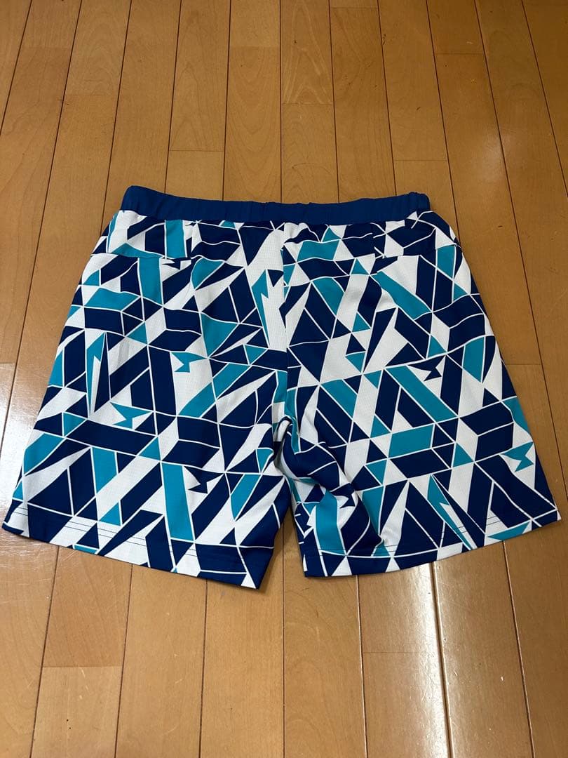YONEX 幾何学模様 パンツ　ハーフパンツ
