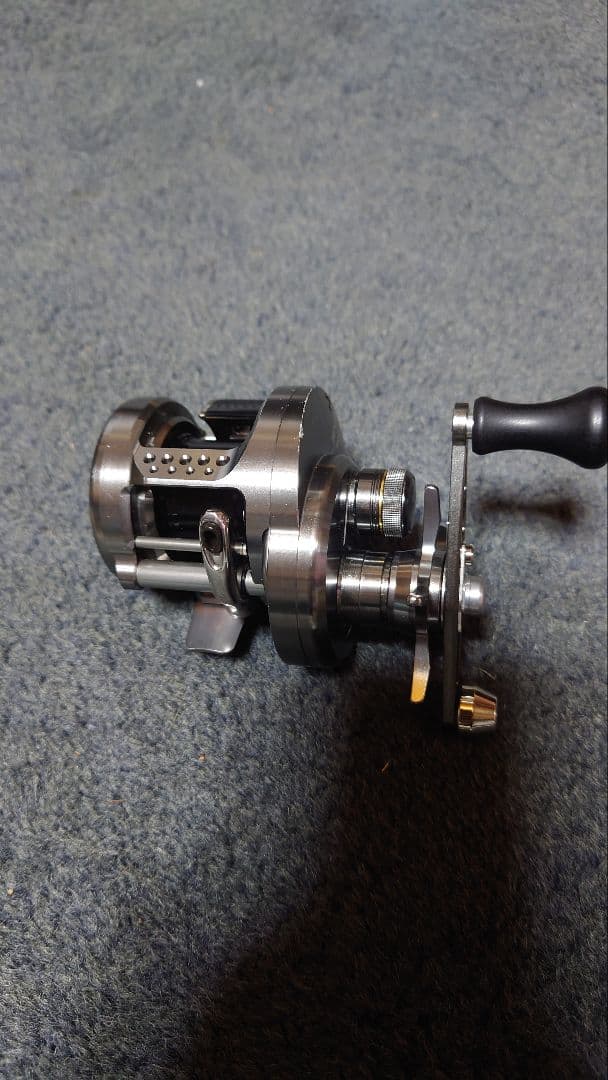サ*ー様 17Shimano Calcutta Conquest BFS HG