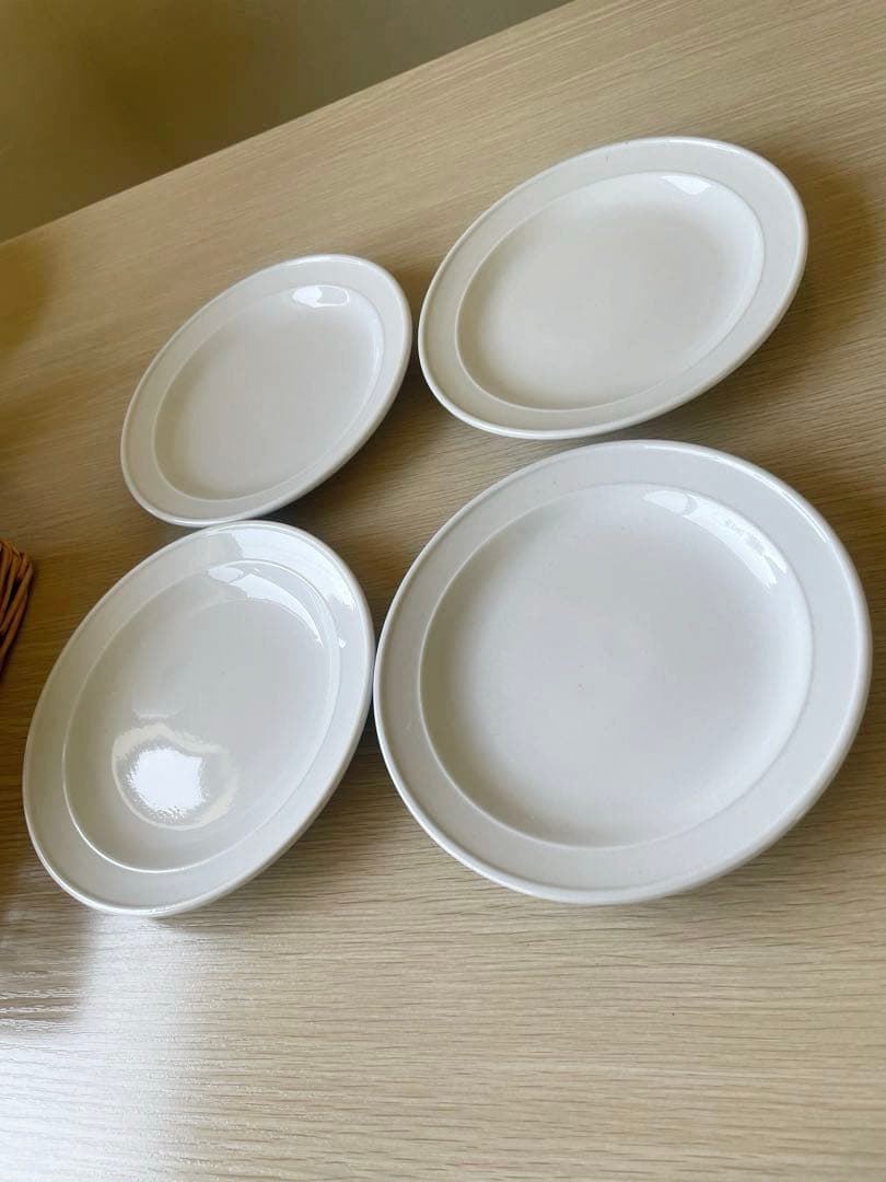 未使用品 ピクニックバスケット FB-100 食器4人分 アウトドア 非常時備品