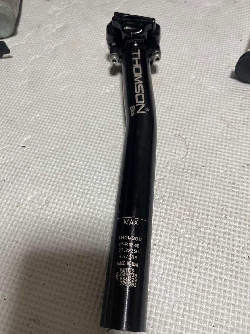 THOMSON SP-E110-SB シートポスト 27.2mm 250mm