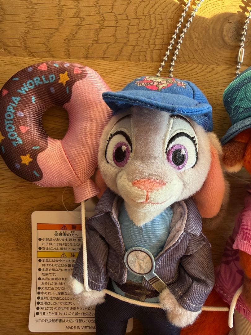 新品タグ付き　ニック・ジュディ　ぬいぐるみバッジ　２点　ズートピア　ディズニー