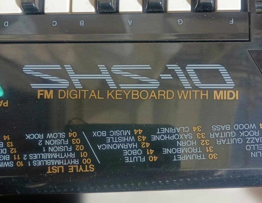 YAMAHA SHS-10B ショルキー、 専用ケース、ストラップ付き