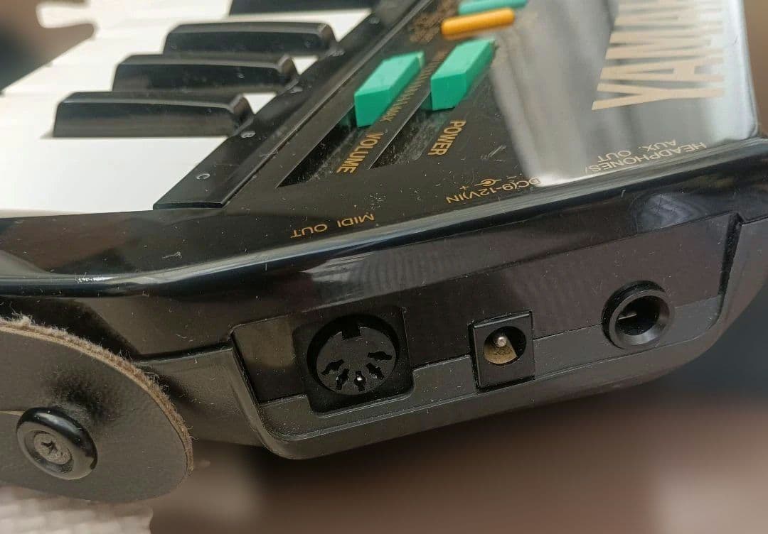 YAMAHA SHS-10B ショルキー、 専用ケース、ストラップ付き