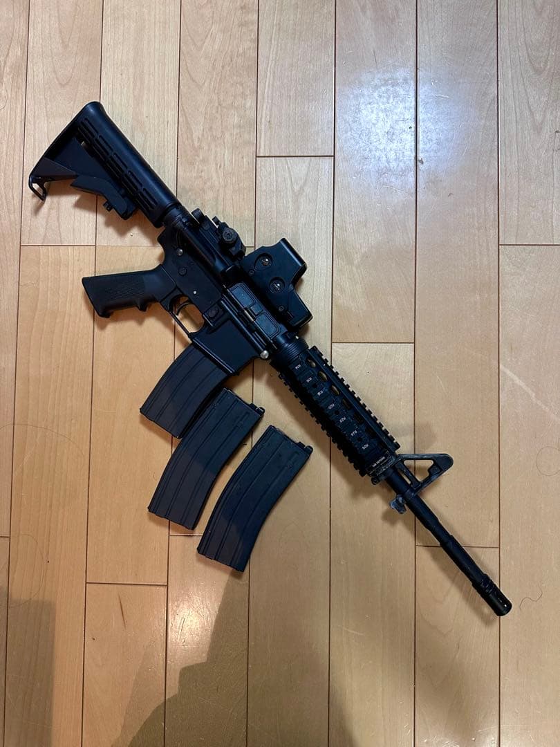 東京マルイ M4A1 MWS ガスブロ　18歳以上　マガジン3本ホロサイト付き