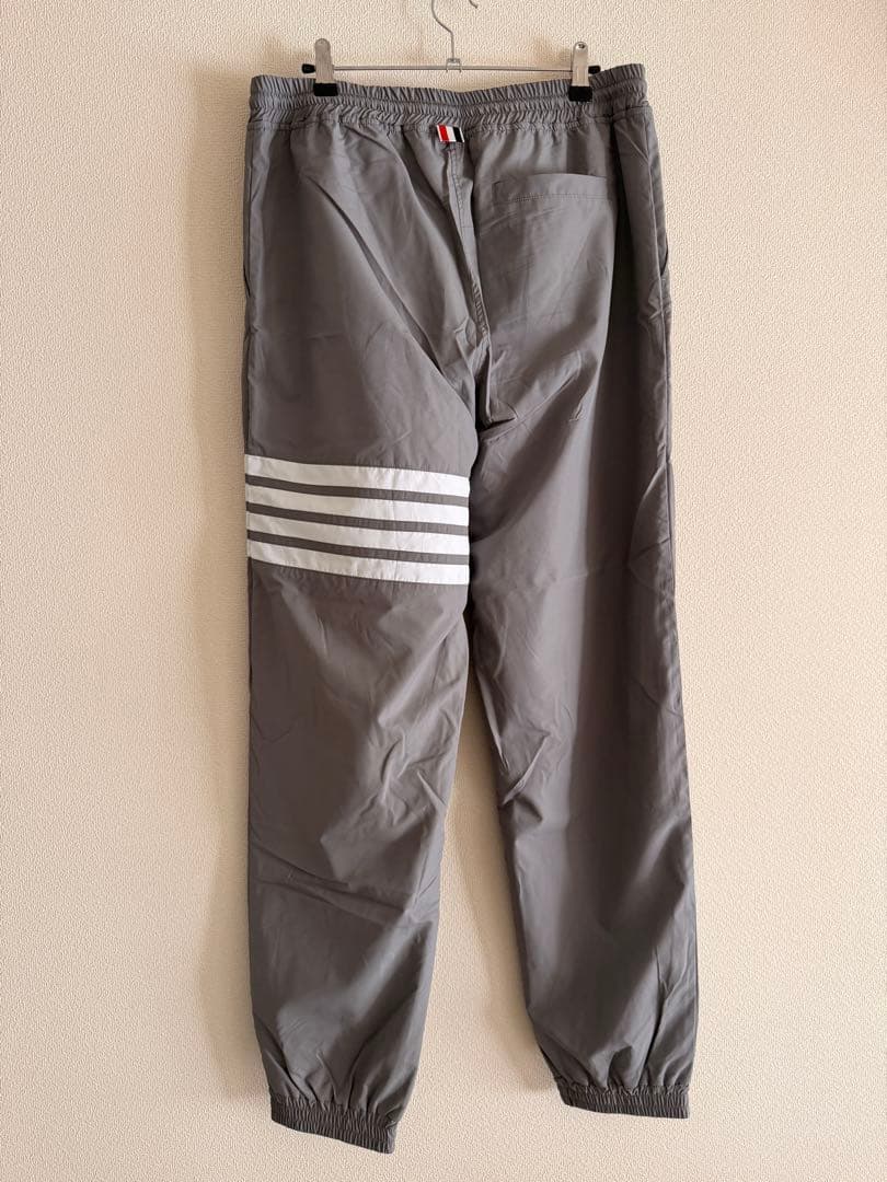 【美品】20SS Thom Browne. ナイロン トラックパンツ